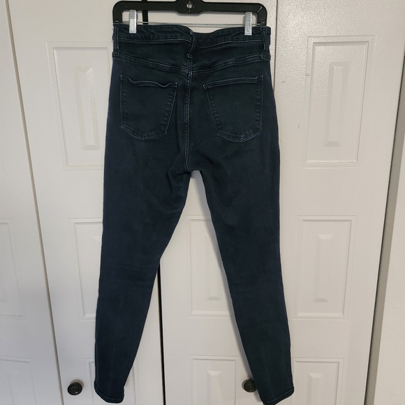 Universal Thread - Picture 4 of 5